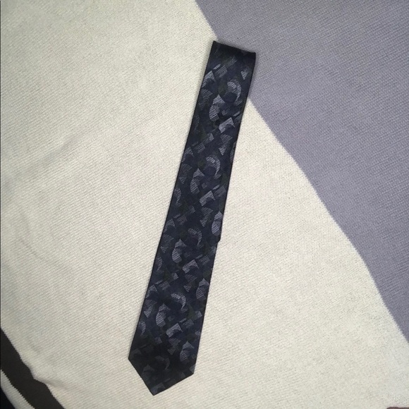 Vintage Armani tie-100% silk - Picture 1 of 2